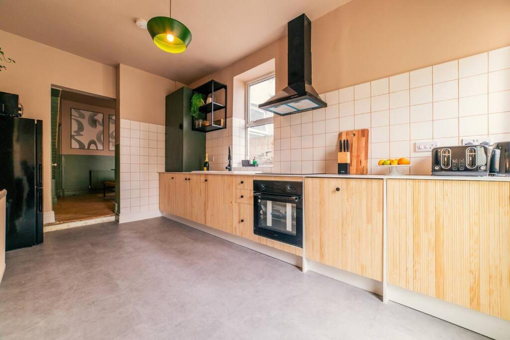 Kim'S City Escape Cardiff Ngoại thất bức ảnh