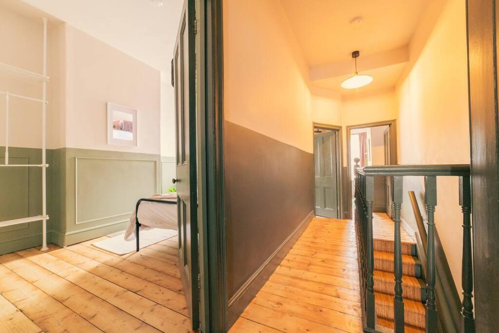 Kim'S City Escape Cardiff Ngoại thất bức ảnh
