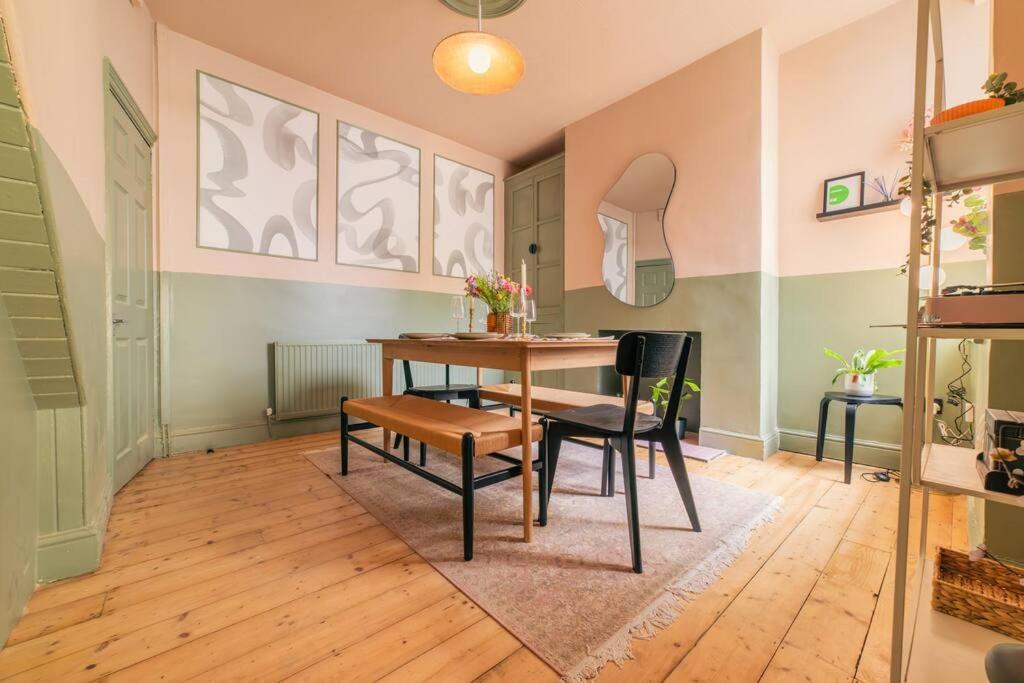 Kim'S City Escape Cardiff Ngoại thất bức ảnh