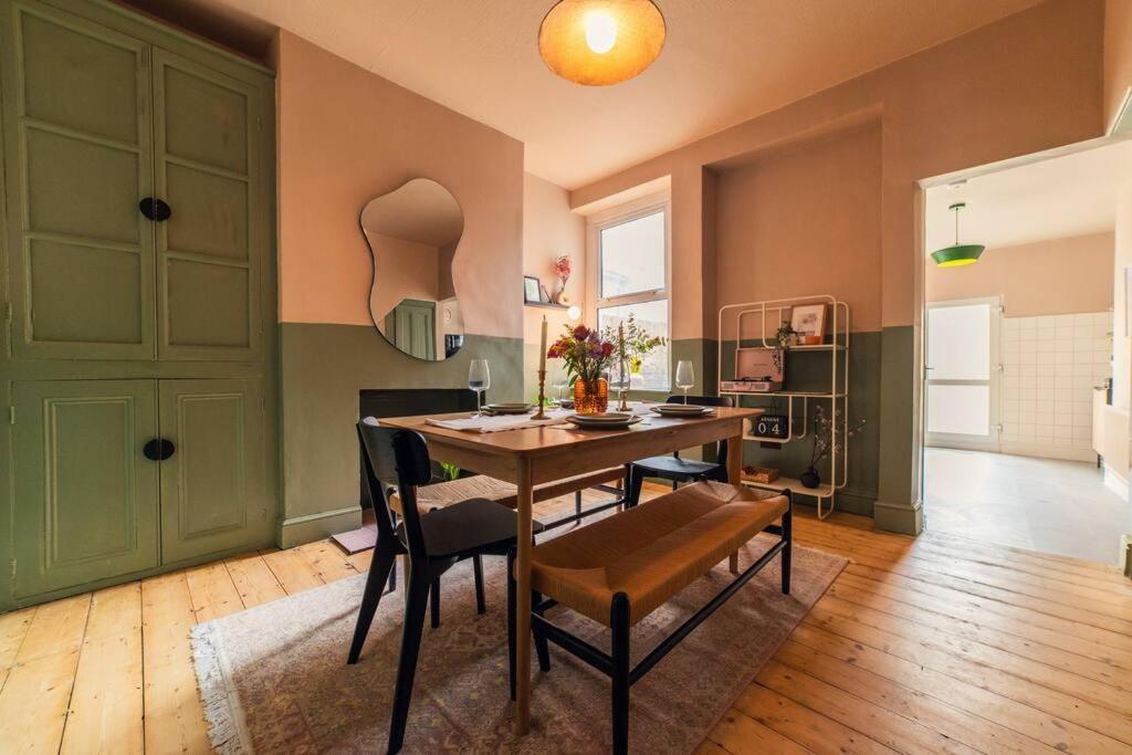 Kim'S City Escape Cardiff Ngoại thất bức ảnh