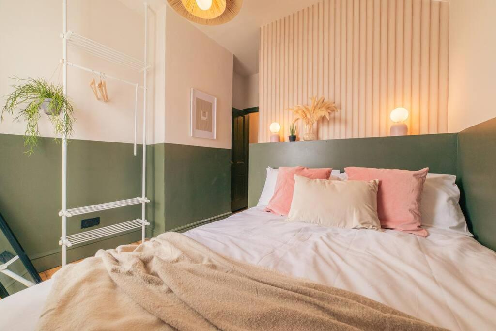 Kim'S City Escape Cardiff Ngoại thất bức ảnh